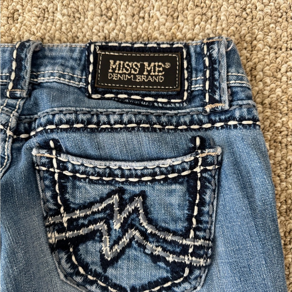 Miss Me denim capris - Picture 2 of 9